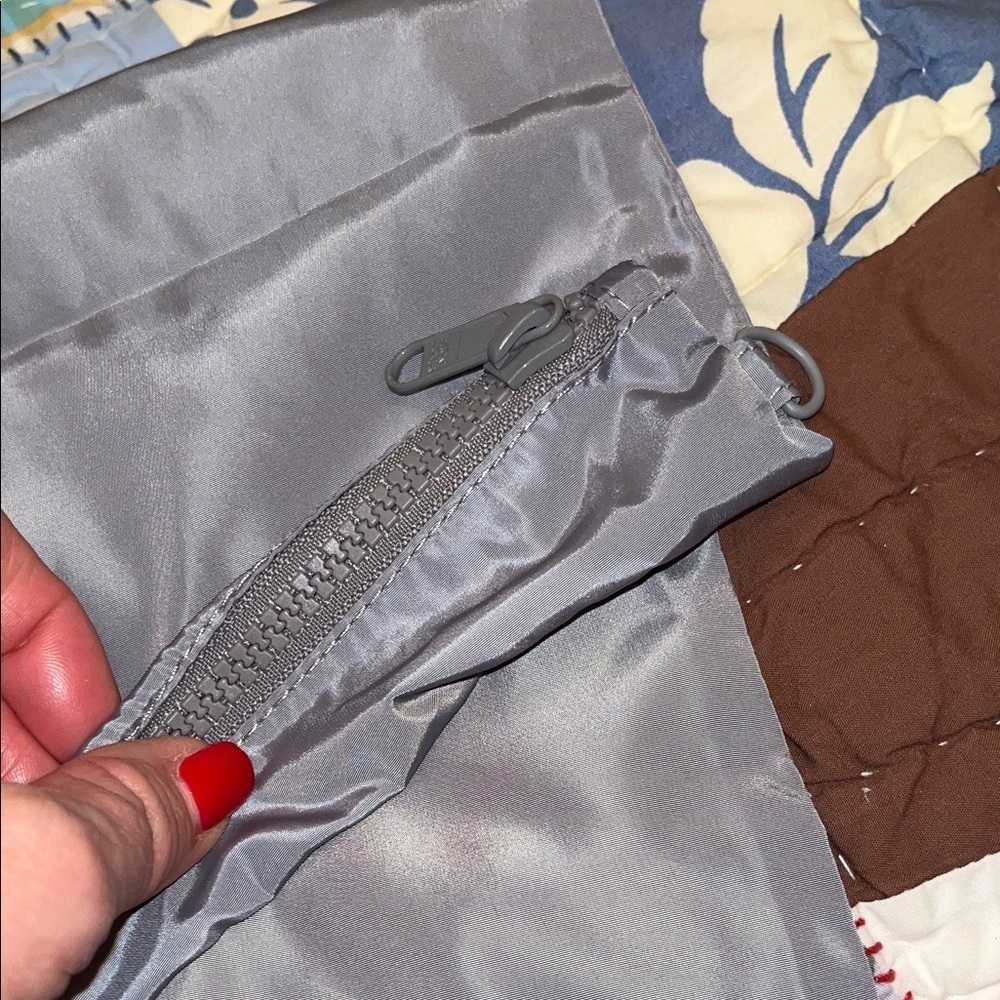 Dagne Dover Zip Shut w/ side grommet Charcoal Grey Dust /Storage Bag OS - Picture 3 of 9